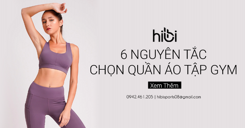 Các loại chất liệu vải thường dùng cho quần áo tập gym nam và một số món đồ tập gym nam thiết yếu như áo thun, quần short, quần dài và áo 3 lỗ đang được trưng bày trong cửa hàng ở Hà Nội